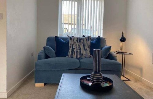 Newport Casa | Temper Mill (3 BR, Garden & FREE parking)