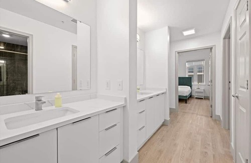 Charlotte Center City Apartamento | Sunny Green Apt - Walk everywhere!