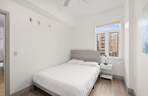 Charlotte Center City Apartamento | Spacious Apt in Uptown w/Balcony