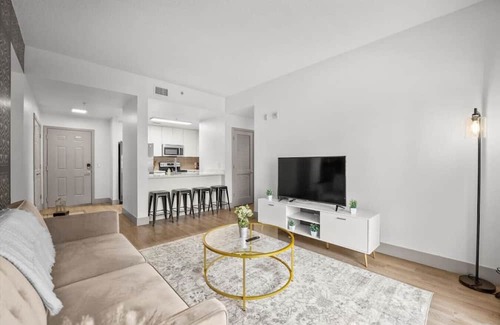 Charlotte Center City Apartamento | Spacious Apt in Uptown w/Balcony