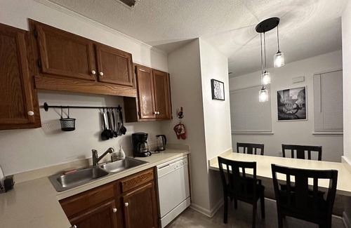 Southwest Raleigh Apartamento | Greenway condo 2 bed-2 bath