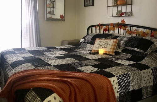 Dannemora Apartamento | Cozy 3 bedroom apartment in the Adirondacks for short or long term stays.