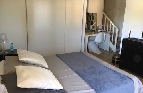 Florentin Casa | Holiday Home 'Mulberry House' with Private Pool, Private Terrace and Wi-Fi