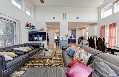 Travis Landing Casa | Mountain Cabin Home w/ Great Views of Lake Travis. Pet-Friendly!