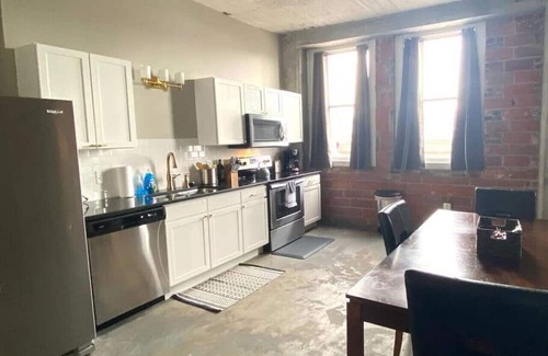 Downtown Apartamento | Modern industrial 2 BR, 2 bath Downtown (#7)
