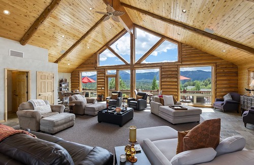 Castle Glen Estates Casa | Panoramic views, Lake and Mountains. Hot tub, Playground, Firepit, Game room.