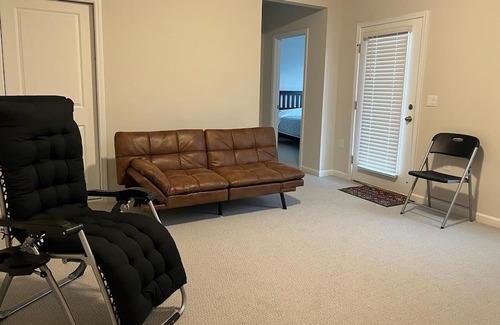 East Raleigh Apartamento | Studio Apartment