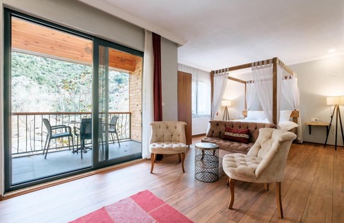 Altinova Casa | Serene Room w Balcony Pool and Garden in Nature