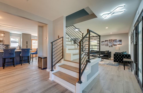 Parkway Village Cabaña | Memphis Vacation Rental ~ 10 Mi to Graceland!