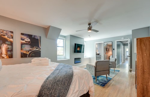 Parkway Village Cabaña | Memphis Vacation Rental ~ 10 Mi to Graceland!