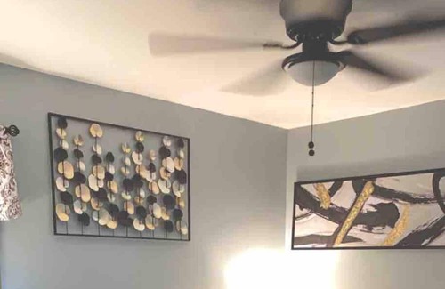 Cascade Casa | Secluded Oasis minutes from shopping Complimentary streaming services &CoffeeBar