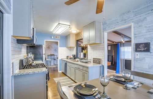 Parkway-South Sacramento Casa | Sacramento Home w/ Yard, Close to Downtown!