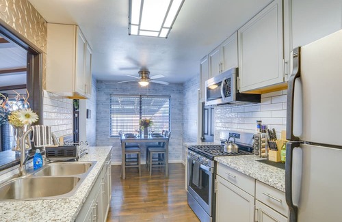Parkway-South Sacramento Casa | Sacramento Home w/ Yard, Close to Downtown!