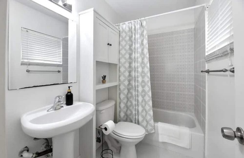 Old Enfield Casa | ROOMY RANCH: Local to Austin City Limits, less than 30 to COTA