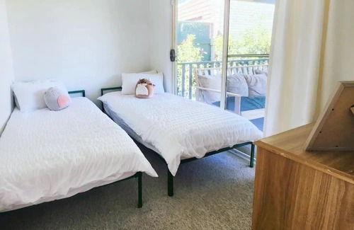 Fishermans Paradise Cabaña | "Coco" - sweet coastal cottage in central location that is perfect for families.