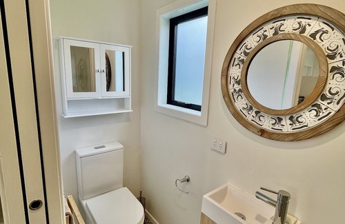 Oropi Apartamento | Lifestyle Living 'Gottage' Stay in Rural Setting