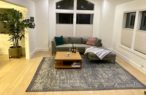 Emerald Hills Casa | 4 Bd/ 3Ba - Sleek, Modern, Remodeled Home