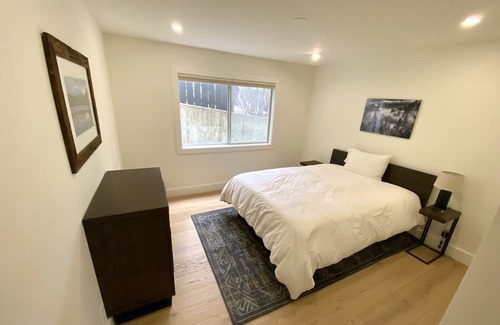 Emerald Hills Casa | 4 Bd/ 3Ba - Sleek, Modern, Remodeled Home