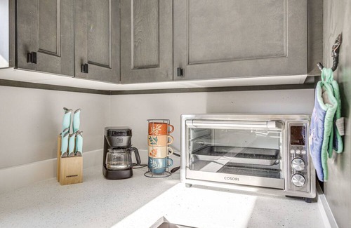 Edgewood Cabaña | Family-Friendly Fort Lauderdale Home Near Beaches!