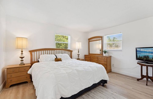 Stuart Casa | Home by the Water: Nature Parks ~ 15 Miles of Trails~ Fire Pit ~ Boat Parking
