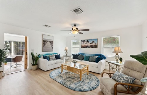 Stuart Casa | Home by the Water: Nature Parks ~ 15 Miles of Trails~ Fire Pit ~ Boat Parking