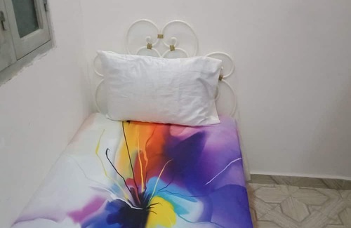 Sale Cama Y Desayuno | مبيت + افطار غرفة خاصة لفرد واحد ، في شقة مع عائلة. الحمام و الدوش مشترك