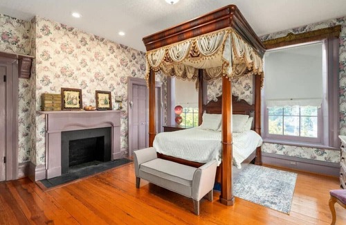 Culpeper Casa | Historic mansion circa 1857