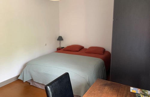 Cherisay Casa | Maison de Village du 18ème, Piscine Intérieure Chauffée & Sauna, Étang, 2h Paris