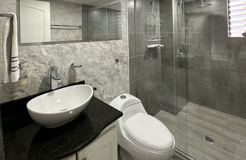 El Castillo Apartamento | Apartamento en la Mejor Zona del Poblado Cerca a los Mejores Centros Comerciales