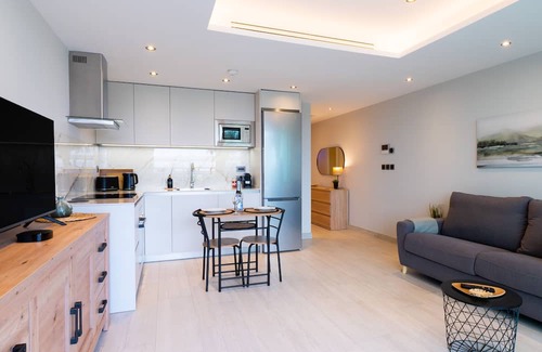 Gibraltar Apartamento | MARINA BAY Gem-Hosted by Sweetstay
