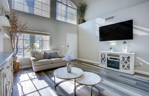El Capitan Ranch Casa | Spacious Las Vegas Vacation Rental w/ Private Pool