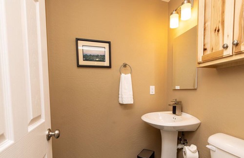 Prescott Casa | *Newly Listed *Walk to Watson Lake *Firepit *BBQ Grill