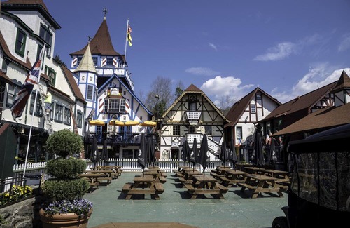 Helen Condominio | SchonerPlatz