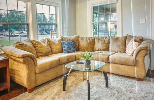 Royal Oak Casa | 420 Friendly Royal Oak Rental