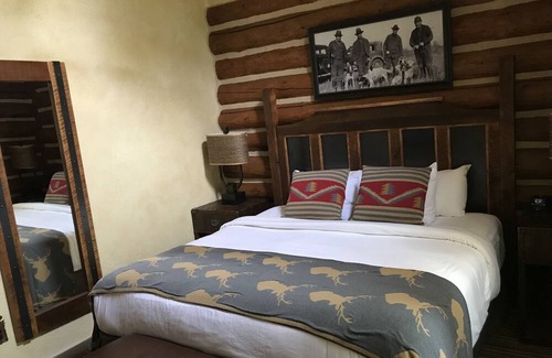 Big Cedars Complejo | Wilderness Club @ Big Cedar Resort - 3 bedroom Presidential cabin, hot tub.