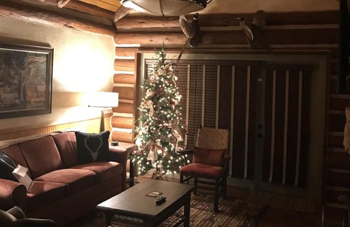 Big Cedars Complejo | Wilderness Club @ Big Cedar Resort - 3 bedroom Presidential cabin, hot tub.