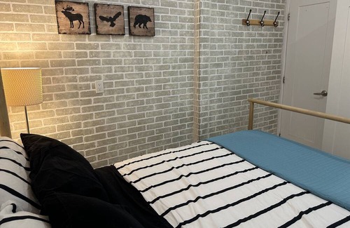 New Toronto Apartamento | 5-Minute walk to the lake, cozy and spacious studio for two!