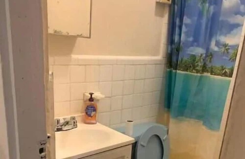 Mayaguez Pueblo Casa | Nice House near University of Mayaguez with covered and gated car parking.