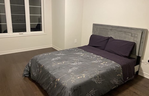 Halton Regional Municipality Casa | Stunning And Quiet Neighbourhood Home Away From Home With Ample Parking Spaces