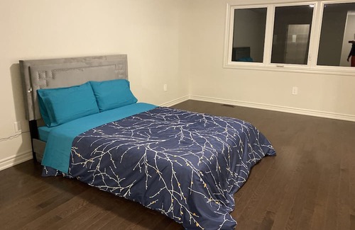 Halton Regional Municipality Casa | Stunning And Quiet Neighbourhood Home Away From Home With Ample Parking Spaces