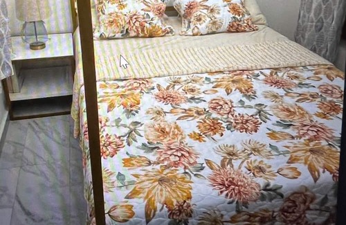Lome Casa | HOUSE OF ISAAC: Modern Luxury Home Sleeps: 06 - Bedrooms: 03 - Bathrooms: 03