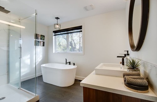 Longueuil Casa | Modern house 20 minutes from downtown