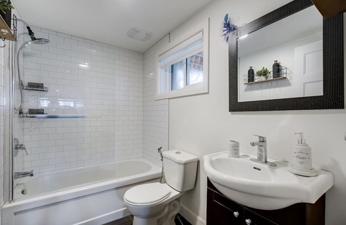 Longueuil Casa | Modern house 20 minutes from downtown