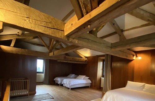 Haux Otro | Château Haute-sage : Demeure Familiale D'exception Avec Piscine