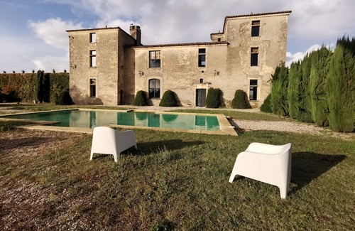 Haux Otro | Château Haute-sage : Demeure Familiale D'exception Avec Piscine