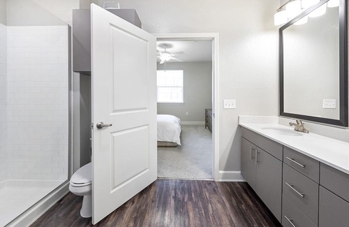 Cary Apartamento | Modern Apartment in Prime Location (ID1000X405)