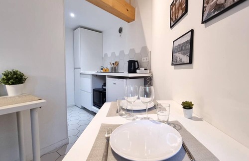1st Arrondissement Apartamento | Mezzanine studio in inner courtyard