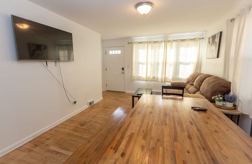 New Haven Casa | Shared Rooms Near Yale Gaming Room