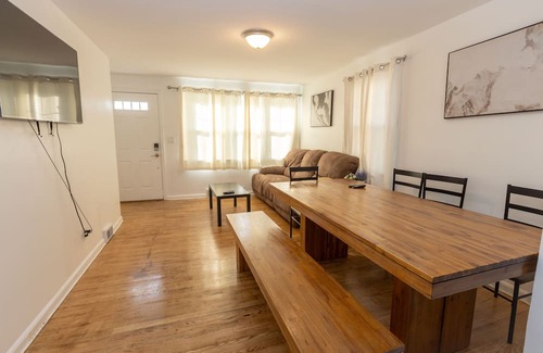 New Haven Casa | Shared Rooms Near Yale Gaming Room