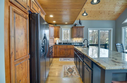 Pedlars Edge Cabaña | Wintergreen Resort Home: Close to Slopes & Trails